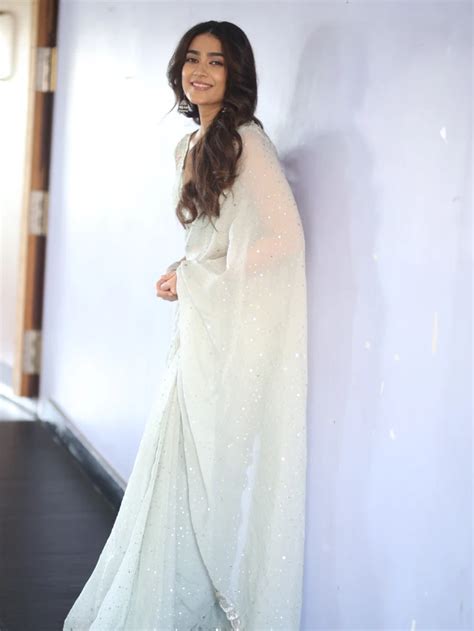 Aakanksha Singh : చీరలో ఆకాంక్ష సింగ్ అందాలు.. లేటెస్ట్ ఫోటోలు చూశారా ...