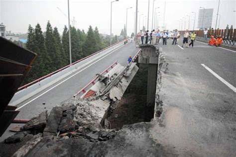 杭州钱江三桥（西兴大桥）引桥部分桥面坍塌-嵊州新闻网