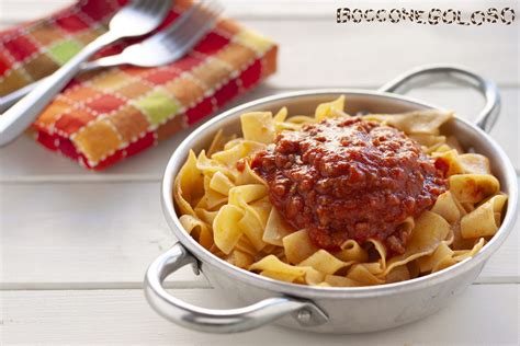 Tagliatelle al ragù alla bolognese - Boccone Goloso