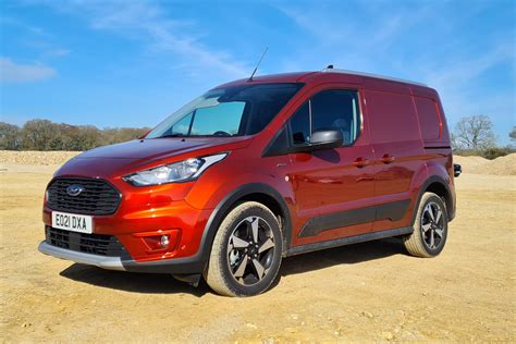 2022 Ford Transit Connect Red