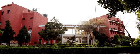 Top 10 South Campus Colleges in Delhi University (DU): Courses Offered ...