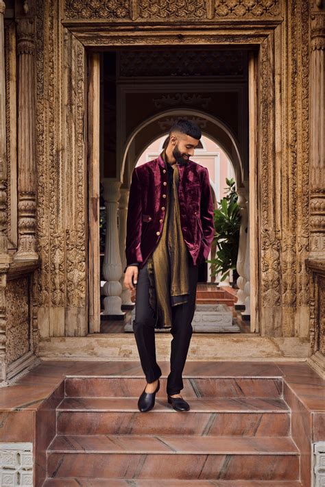 Buy Men's Wedding Wear, Sherwanis, Kurtas & Accessories at Tasva