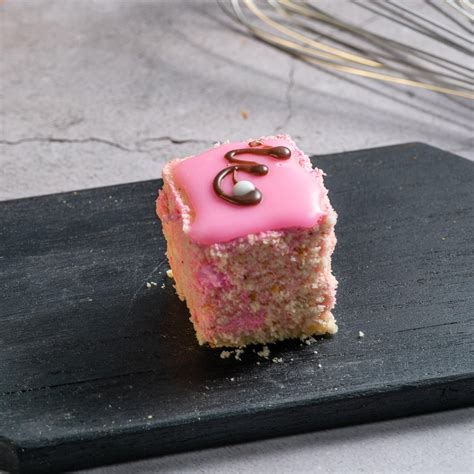 Buy Strawberry Pastry Cube with Buttercream Online | Flurys