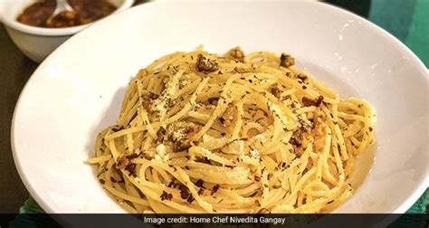 Mushroom Spaghetti: कार्बोनारा सॉस और क्रीम के साथ ट्राई करें स्पेशल ...