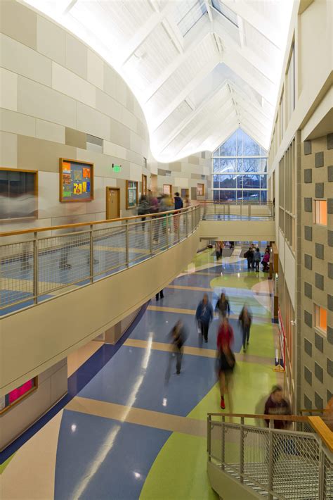 Uxbridge High School | Uxbridge, Massachusetts – Raymond Design Associates