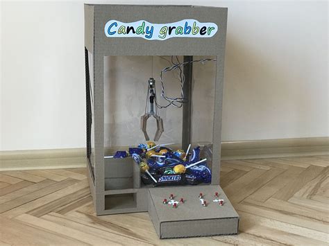 Cardboard Claw Machine 的图像结果