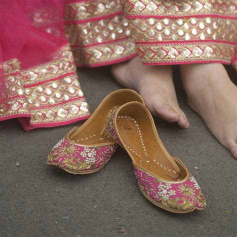 Shop Juttis Online For Indian Outfits | LBB