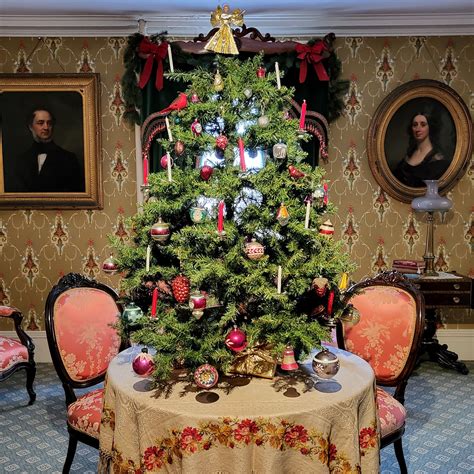 Holiday Candlelight Tours - Raynham Hall Museum