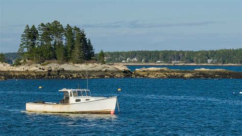 What Is a Slack Tide? Definition and Significance Guide