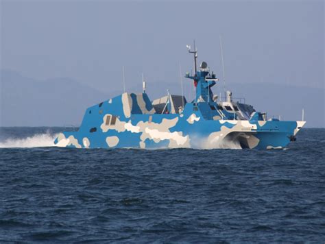 中菲仁爱礁发生冲突，菲两艘补给船到底运的啥，导致中方强制驱离_腾讯新闻