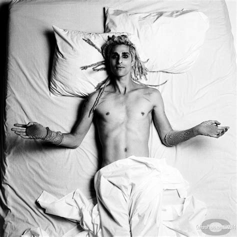 Perry Farrell (bed) – Chris Cuffaro
