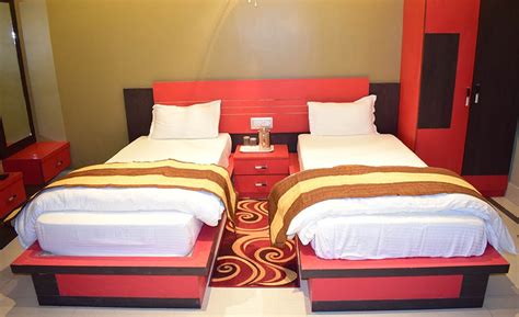Oishi Plaza | Hotel in Khatra | Timbu.in