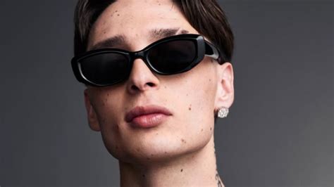 Grammy 2025: Peso Pluma deja anonadados a todos con su nuevo look ...