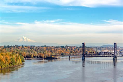 12 ICONIC Bridges in Portland, Oregon (With Facts & Photos)