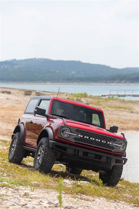 2021 Ford Bronco Review: A New Off-Road God Is Born