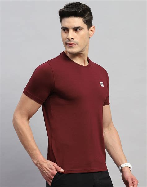 Buy Men Maroon Solid Round Neck Half Sleeve T-Shirt Online in India ...