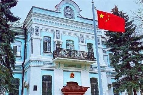 乌克兰危机中，中国人要始终站稳中国立场_腾讯新闻