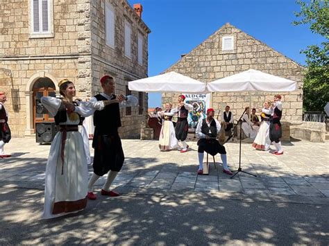 Fantastic morning watching the folklor show - Reviews, Photos - Cilipi ...