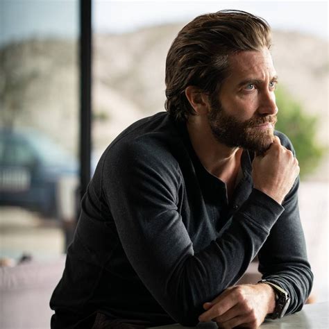 Jake Gyllenhaal | The Covenant | 2023 | Penteado masculino cabelo liso ...