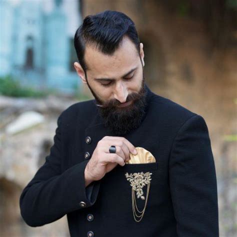 Here’s how to choose the right pocket square for a wedding