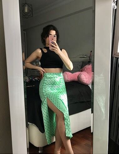 Zara Model Yeşil Saten Etek Zara Parfüm %20 İndirimli - Gardrops