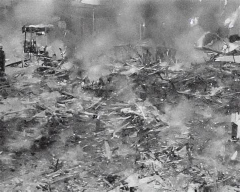 Hall Exploding 的图像结果