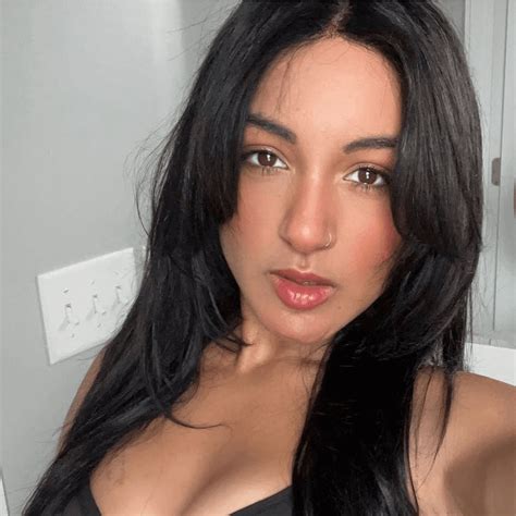 Who Is Elena Sainte? Age, Wiki, Biography, Source Of Income, Boyfriend, Net Worth, Family ...