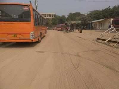 Dust lane at Nehru Place bus terminal - Times of India