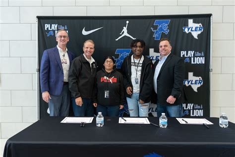 Tyler High and Tyler Legacy Seniors Commit to Project SEARCH | Tyler ISD