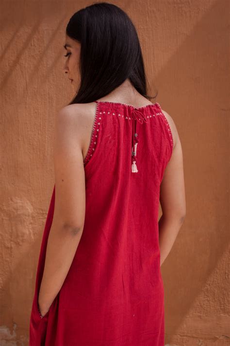 Urmul'Mahjabeen' Laal Ishq Cotton halter neck dress. – Okhaistore