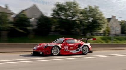 Oh my word, the Porsche 911 RSR has an amazing new livery | Top Gear
