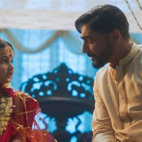 Bulbbul Review: उल्टे पैर वाली चुडैल की सच्चाई जानकर सांसें थम जाएंगी ...