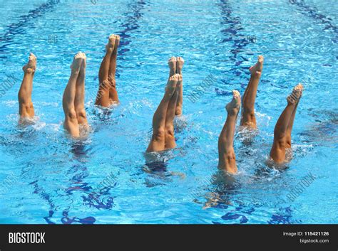 Basic Synchronized Swimming Moves 的图像结果