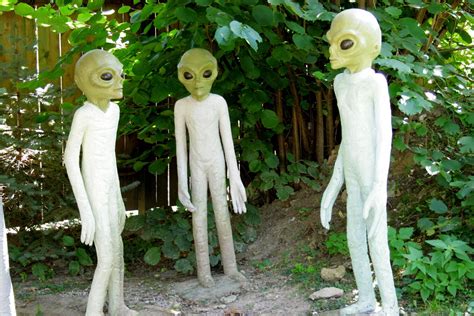 Pope's Astronomer Guy Consolmagno Says 'Aliens Exist' | IBTimes UK