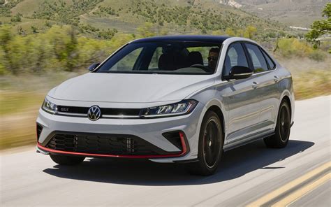 Novo VW Jetta GLi 2025 revelado - fotos, detalhes e preço reduzido