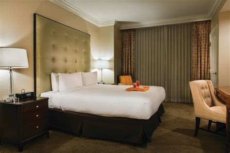 Luxury Suites in Las Vegas | The Signature at MGM Grand