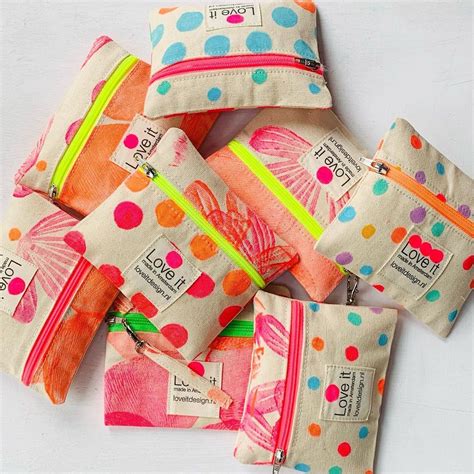 Colorful Zippered Pouches | Fabric Crafts, Quilting, Small Zippered Pouch