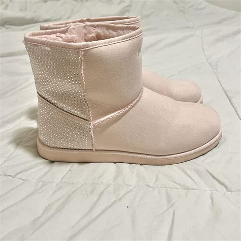 Juicy Couture Women's Pink Boots | Depop