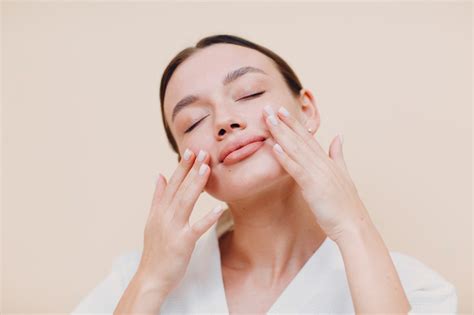Introduction to Niacinamide: What is niacinamide and why is it a buzz ...