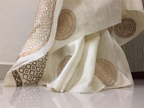 Buy dupion raw silk saree – Akrithi