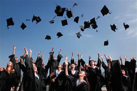 加拿大好毕业的学校：专业选择与就业前景分析
