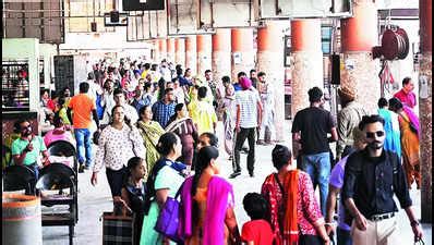 Ludhiana Buses: Commuters Hassled As Over 150 Buses Sent For Aap Rally ...