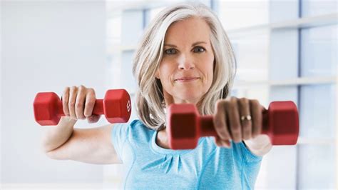 4 Muscle-Building Exercises for Aging Gracefully | Everyday Health