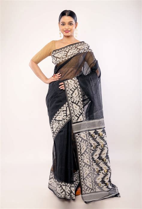 Black and White Pure Cotton Dhakai Jamdani Saree – Anvi Couture