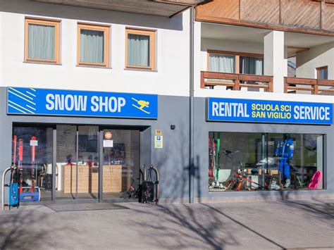 Ski rental Snow Shop | San Vigilio
