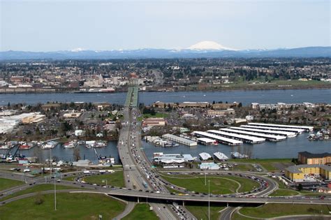 Oregon road workers urge passage of transportation bill, others warn of ...