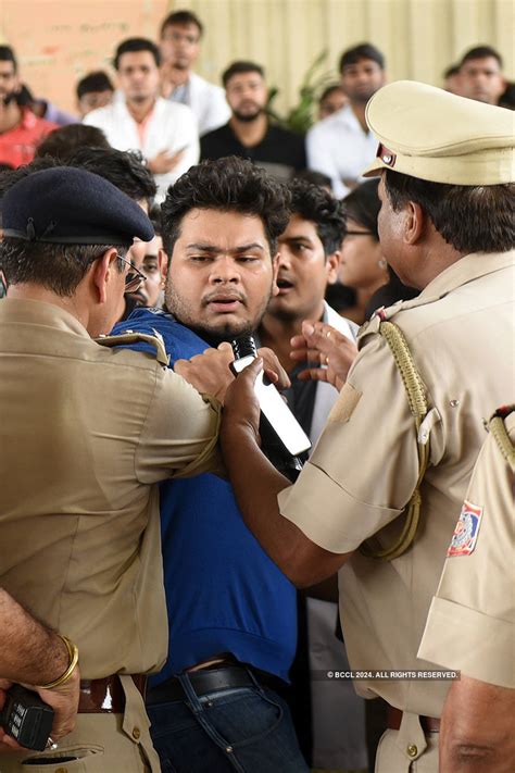 Medical fraternity holds protest against NMC Bill 2019 | Photogallery ...