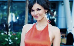 Victoria Justice Actresses HD Wall Poster Paper Print - Personalities ...