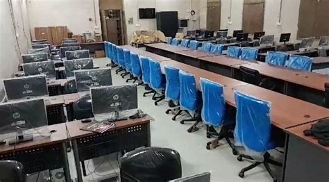 Gwalior : 80 लाख की लागत से बनी कंप्यूटर लैब से उपकरण हो गए गायब ...