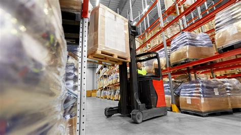 Forklift operator - job description, courses, salaries | eurokadra